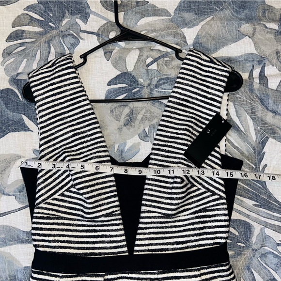 NWT BCBGMAXAZRIA Piper Striped Peplum V-Neck Dress Size 4 - Picture 5 of 8